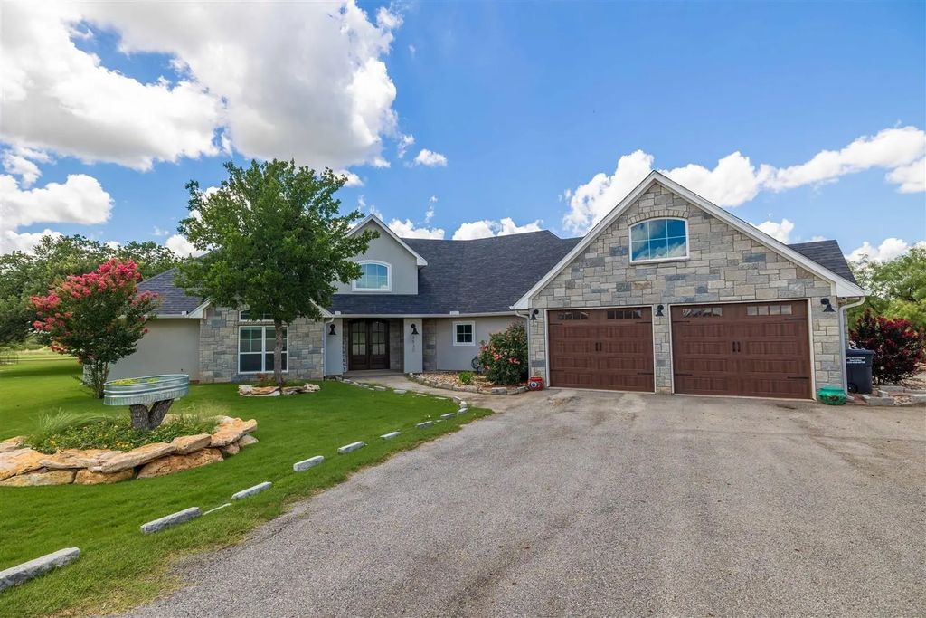 7530 Safe Harbor Dr, Brownwood