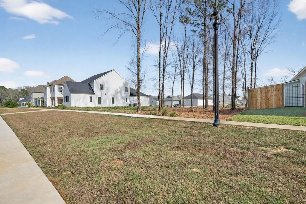 2117 Pecan Square, Shreveport