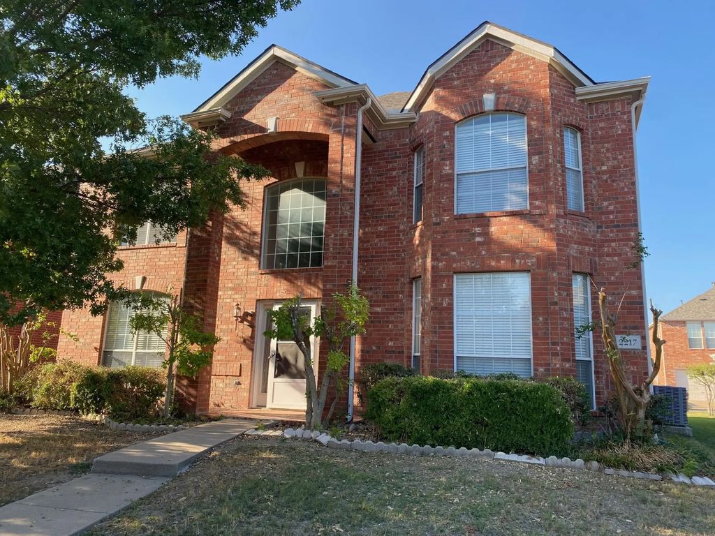 2217 Hunters Run Drive, Plano