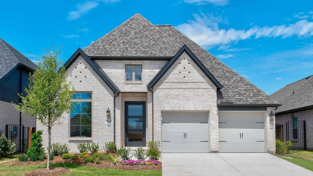 811 River Sky Road, Lavon