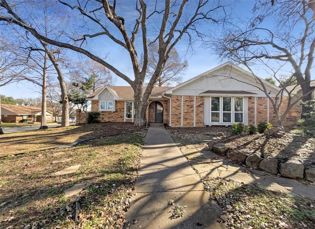 2201 Shady Meadow Court, Arlington