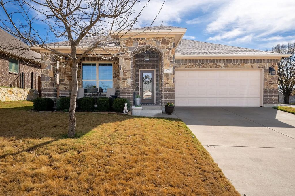 923 White Marlin Drive, Burleson