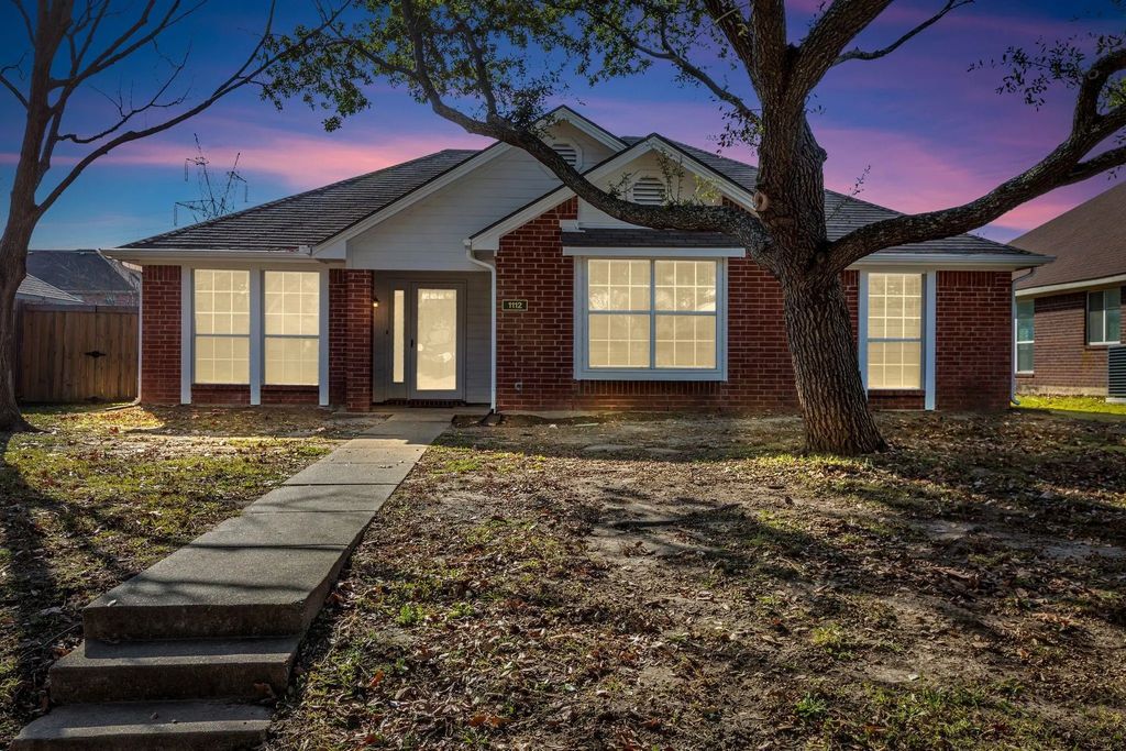 1112 Old Knoll Drive, Wylie