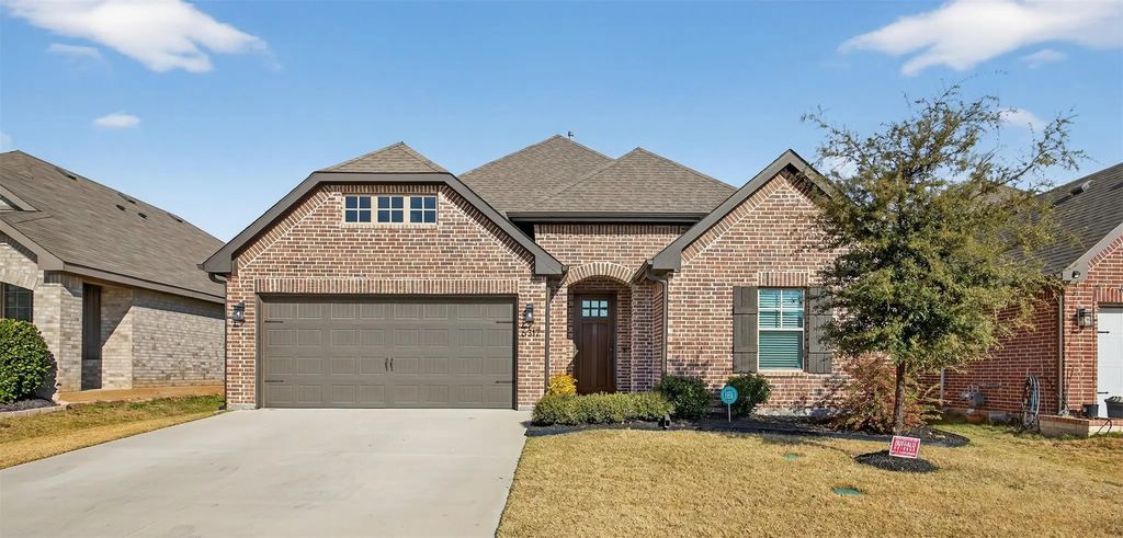6317 Red Cliff Drive, Fort Worth