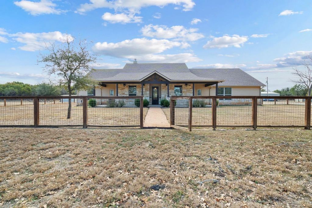 1211 County Road 1024, Glen Rose