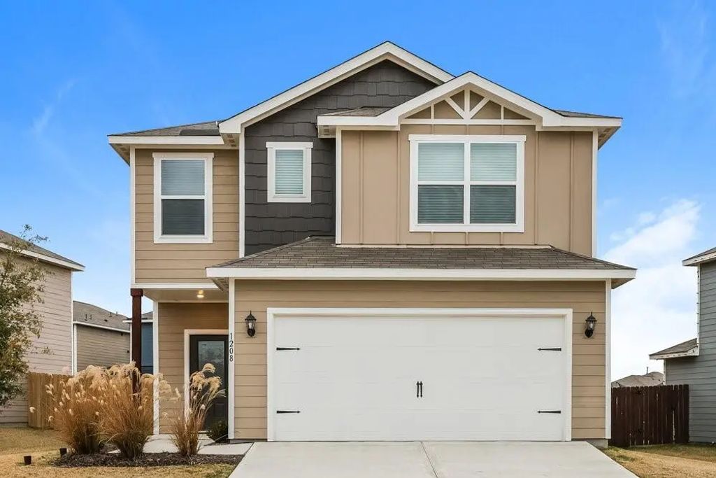 1208 Kings Place, Crandall