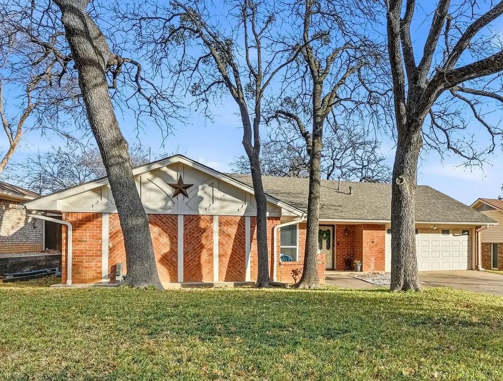 5717 Overridge Court, Arlington