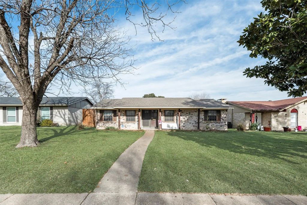 2025 Tiehack Lane, Garland