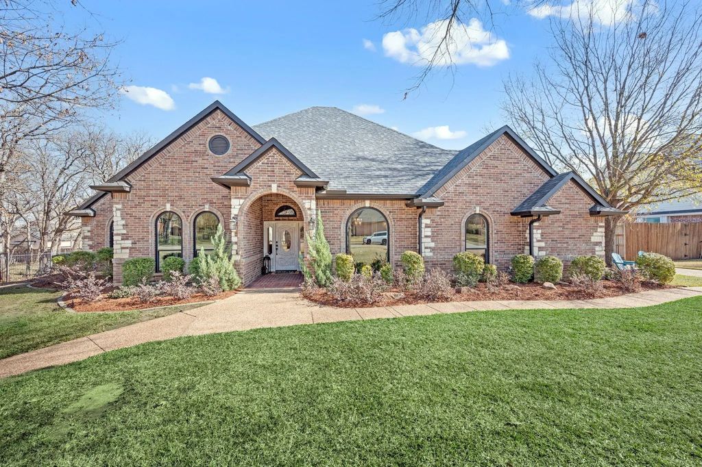 1604 Lost Lake Drive, Keller