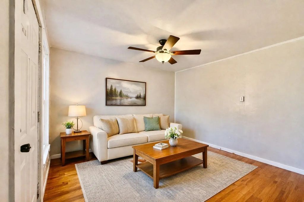 815 Se 18th Street C, Mineral Wells