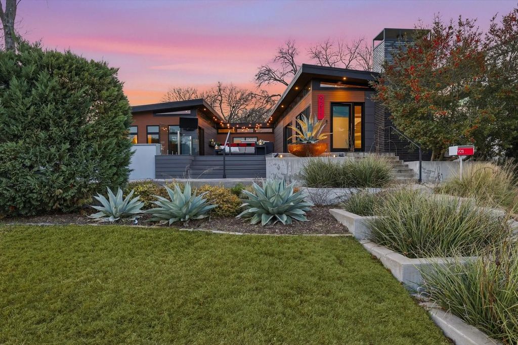 9211 E Lake Highlands Drive, Dallas