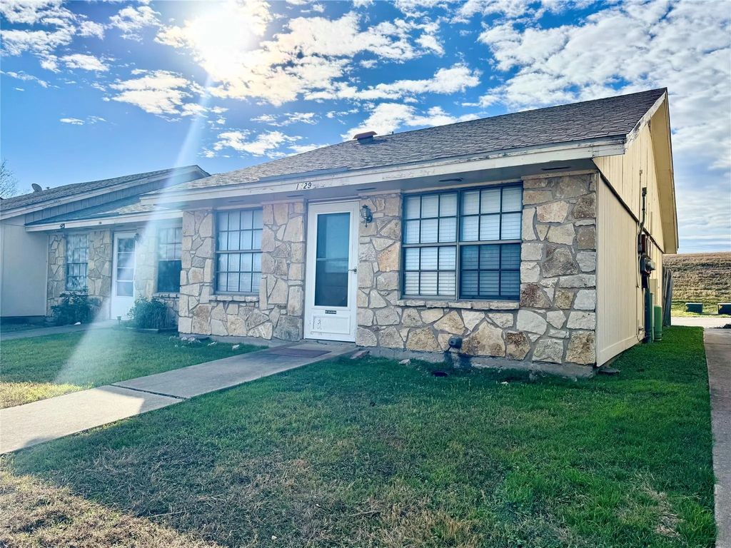 1429 Walters Drive, Granbury