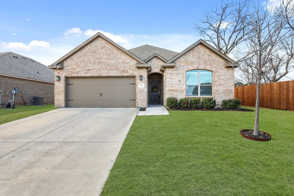 733 Vaquero Street, White Settlement