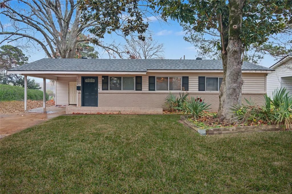 9427 Woodcrest Drive, Shreveport