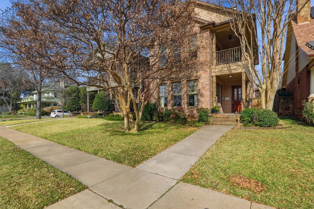 3732 Clarke Avenue, Fort Worth