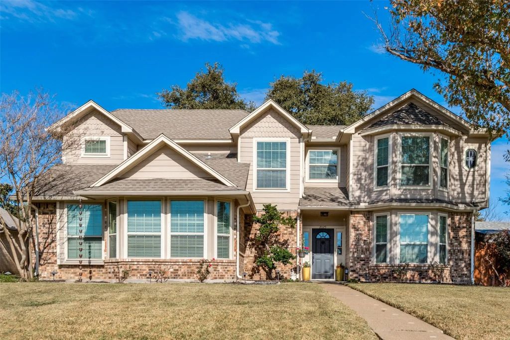 2025 Oakbluff Drive, Carrollton
