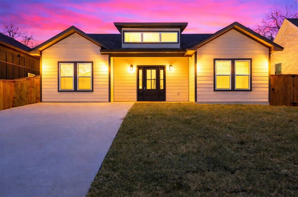 908 N 10th Street, Waco