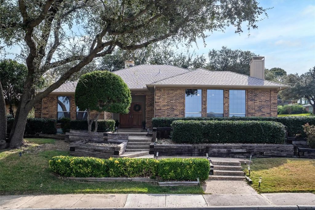 1636 Crooked Creek Drive, Carrollton
