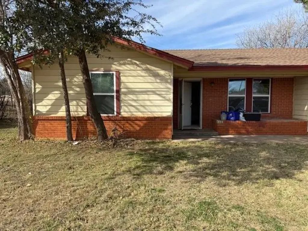 806 Redwood Drive, Abilene
