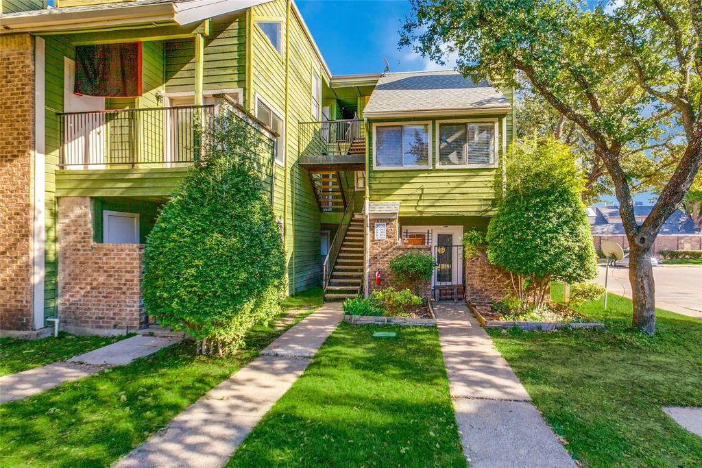9833 Walnut Street 203, Dallas