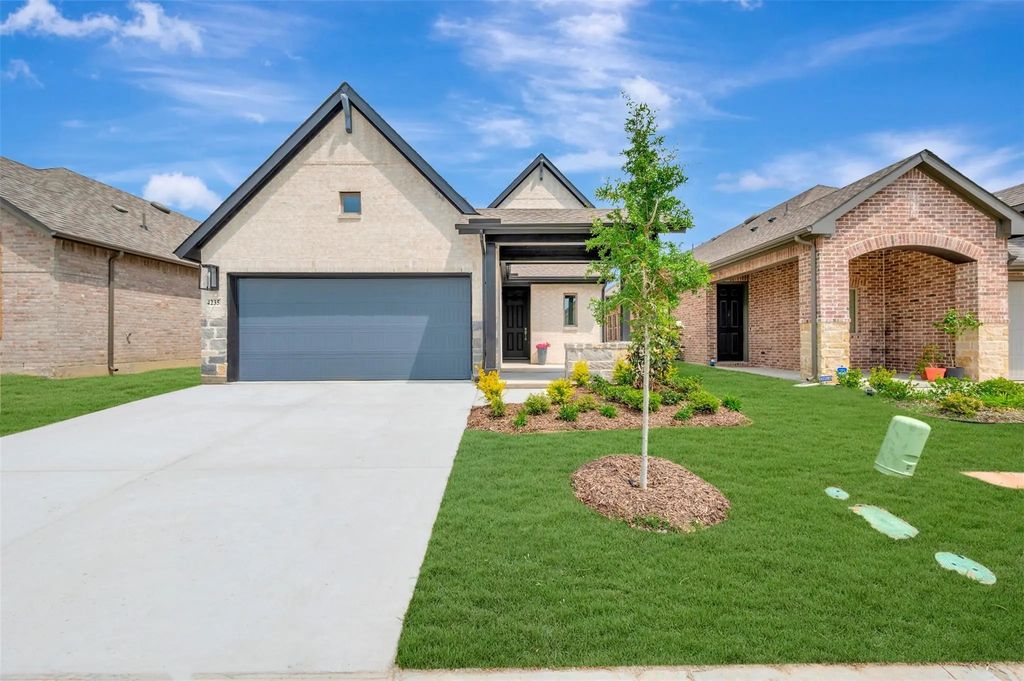 4235 Elk Hair Drive, Royse City