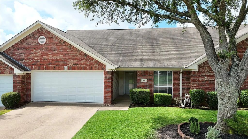 5401 Hollytree Drive 1002, Tyler