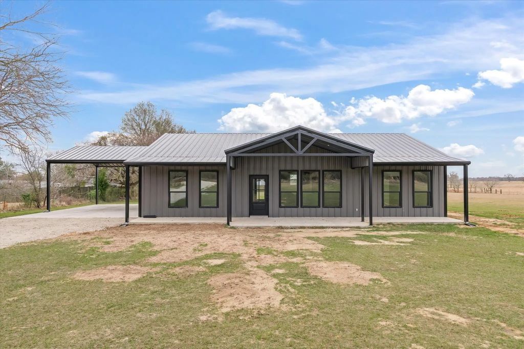 17531 County Road 2507, Eustace