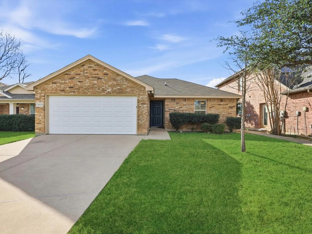 2413 Hawkwood Court, Fort Worth