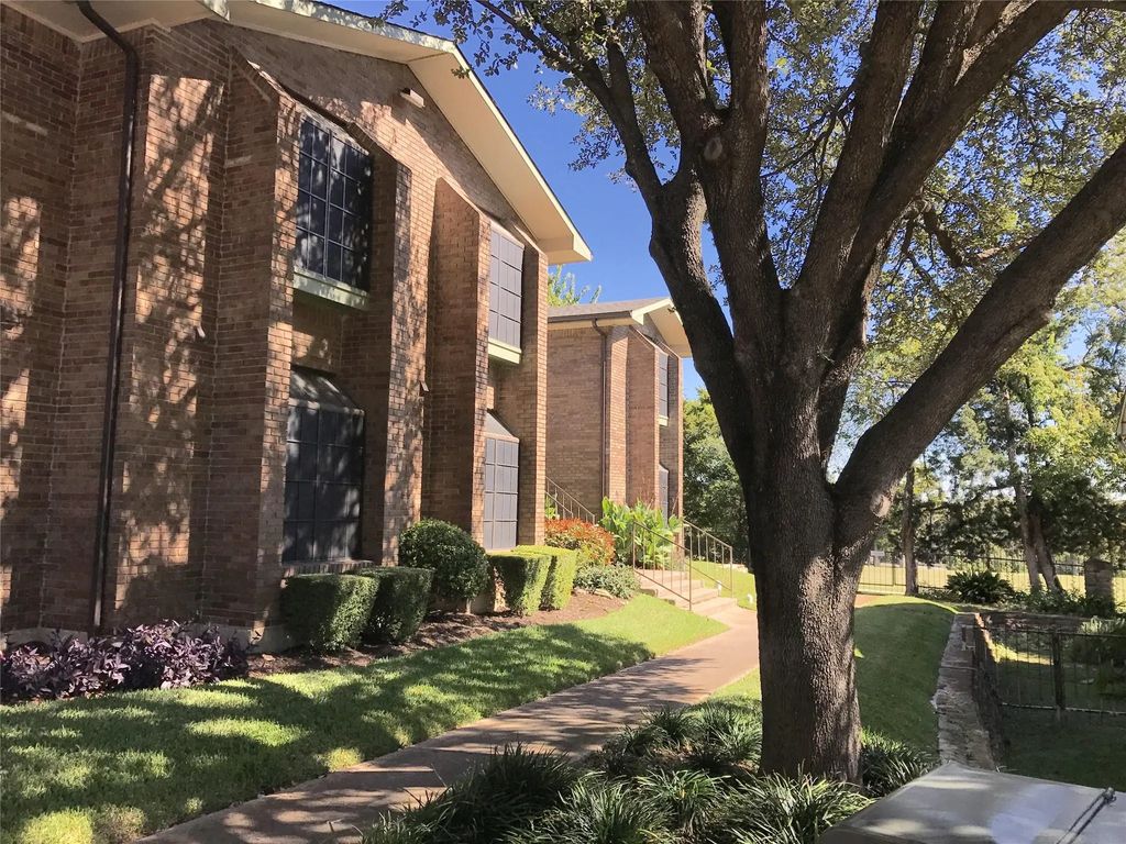 2505 Wedglea Drive 117, Dallas