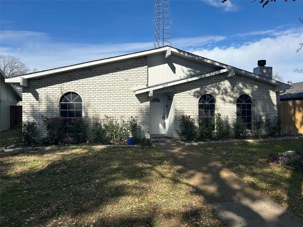 2617 Ashglen Drive, Garland