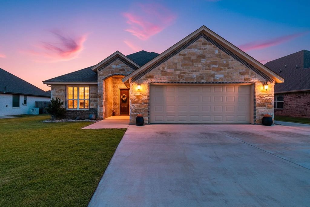 162 Crenshaw Court, Stephenville