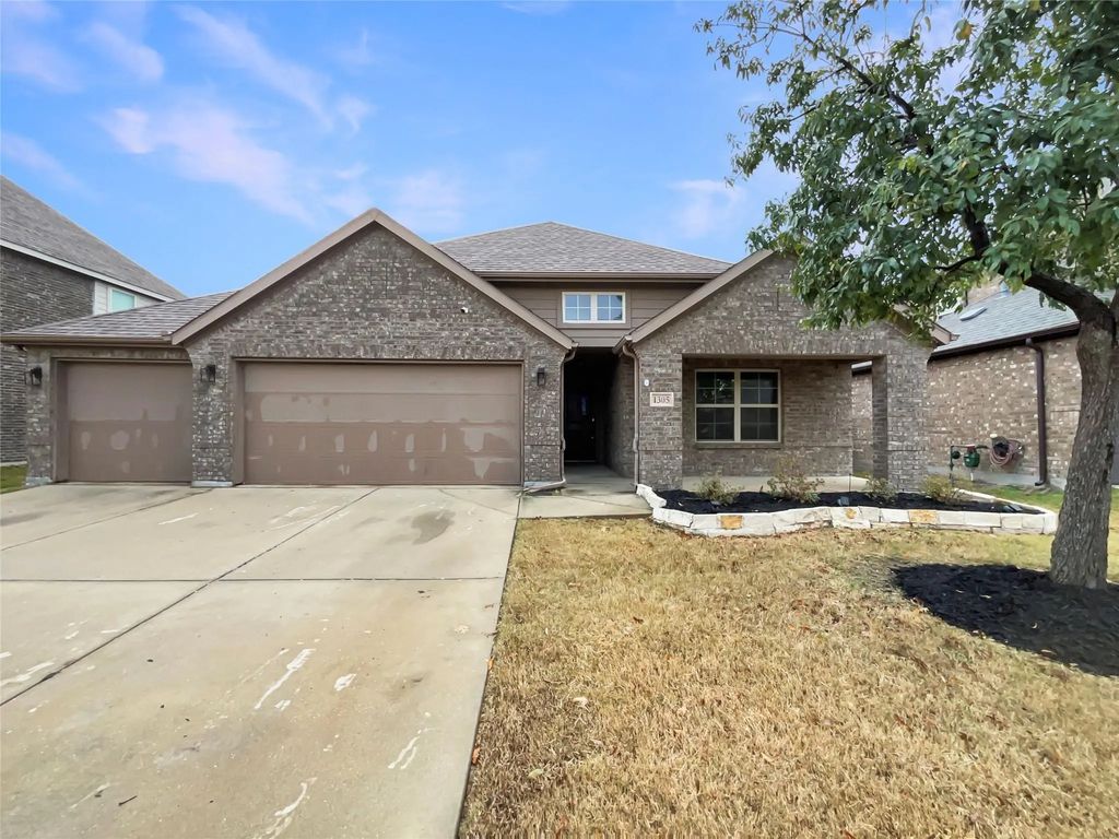 1305 Freesia Drive, Little Elm