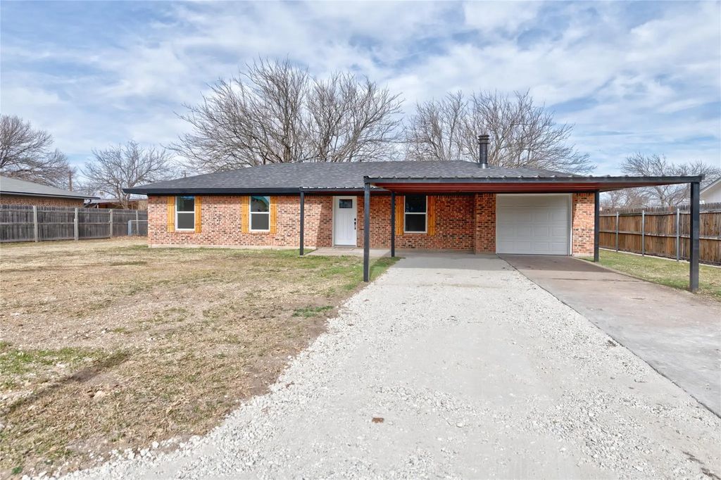 214 Sandy Lane, Clyde
