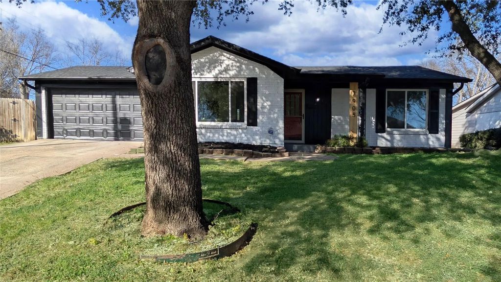 7905 Joreen Drive, North Richland Hills