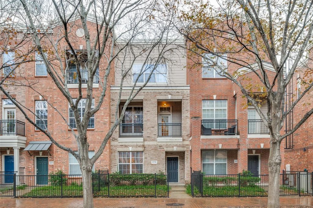 15738 Quorum Drive 9, Addison