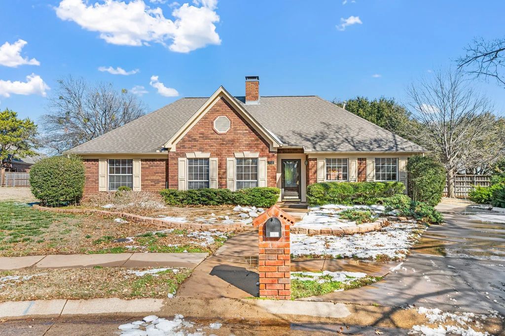 712 Foxmoor Court, Highland Village