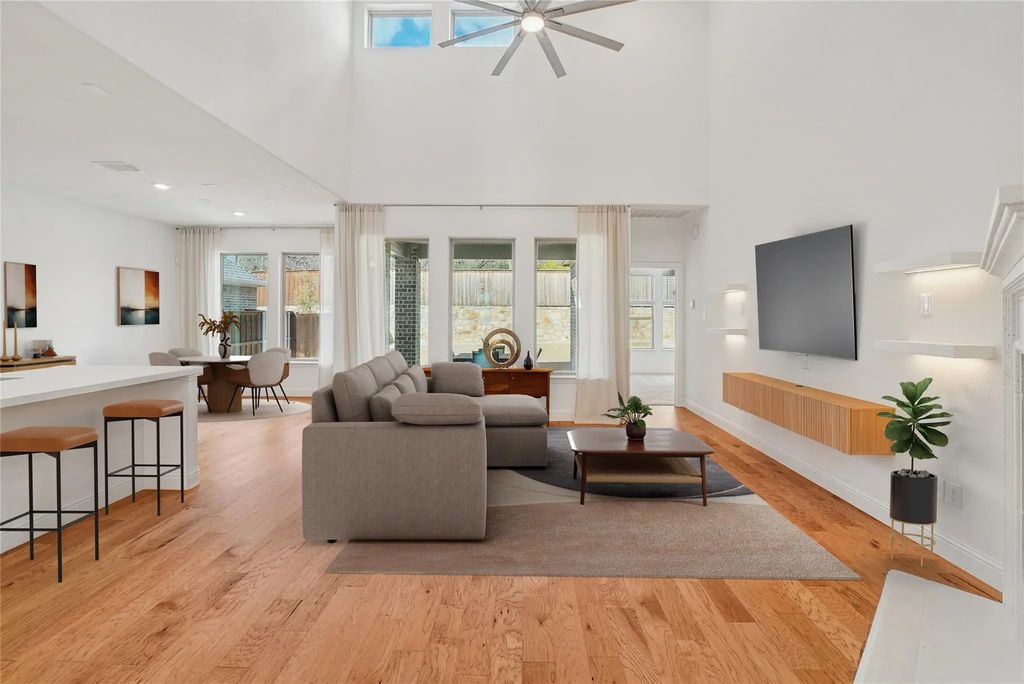 321 Fulton Street, Oak Point