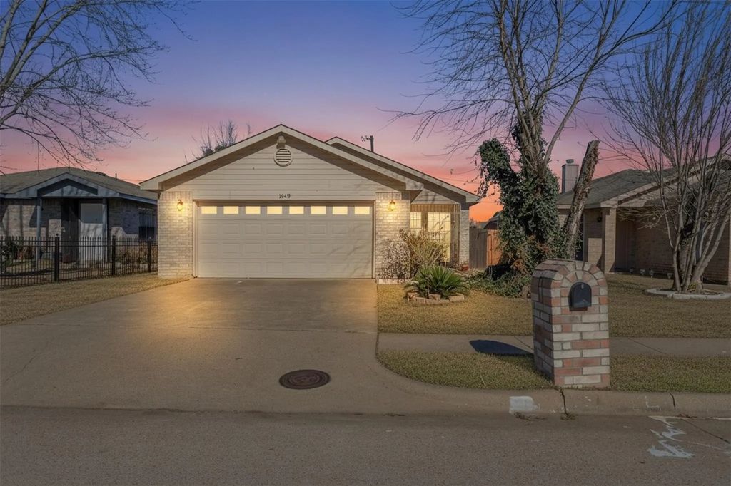 10419 Blackjack Oaks Drive, Dallas