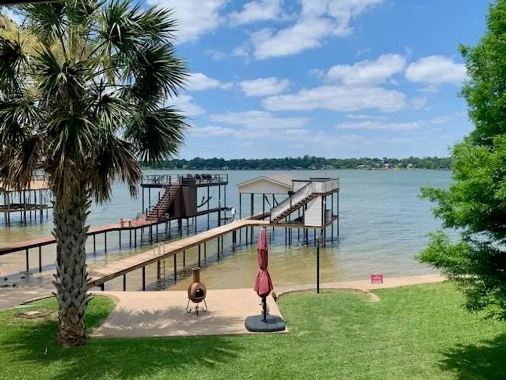 201 N Oak Acres Drive N, Malakoff