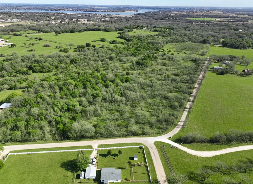 Overton Court, Granbury
