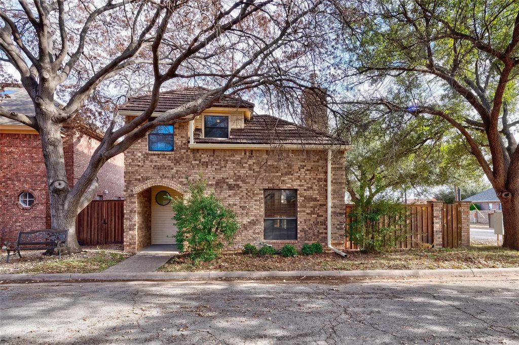 70 Courtyard Lane, Abilene