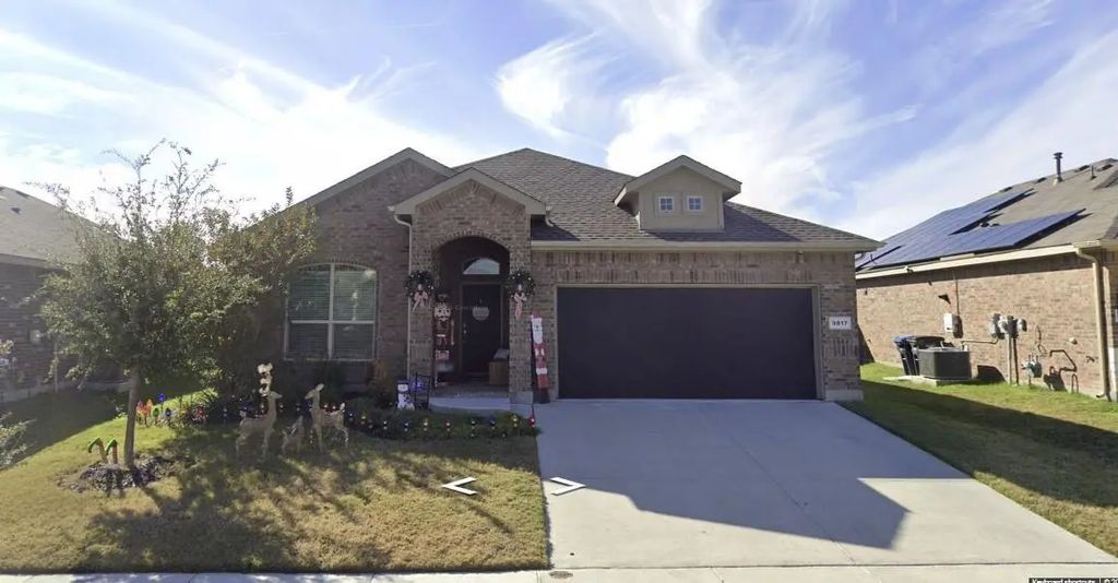 9017 Highland Orchard Drive, Fort Worth