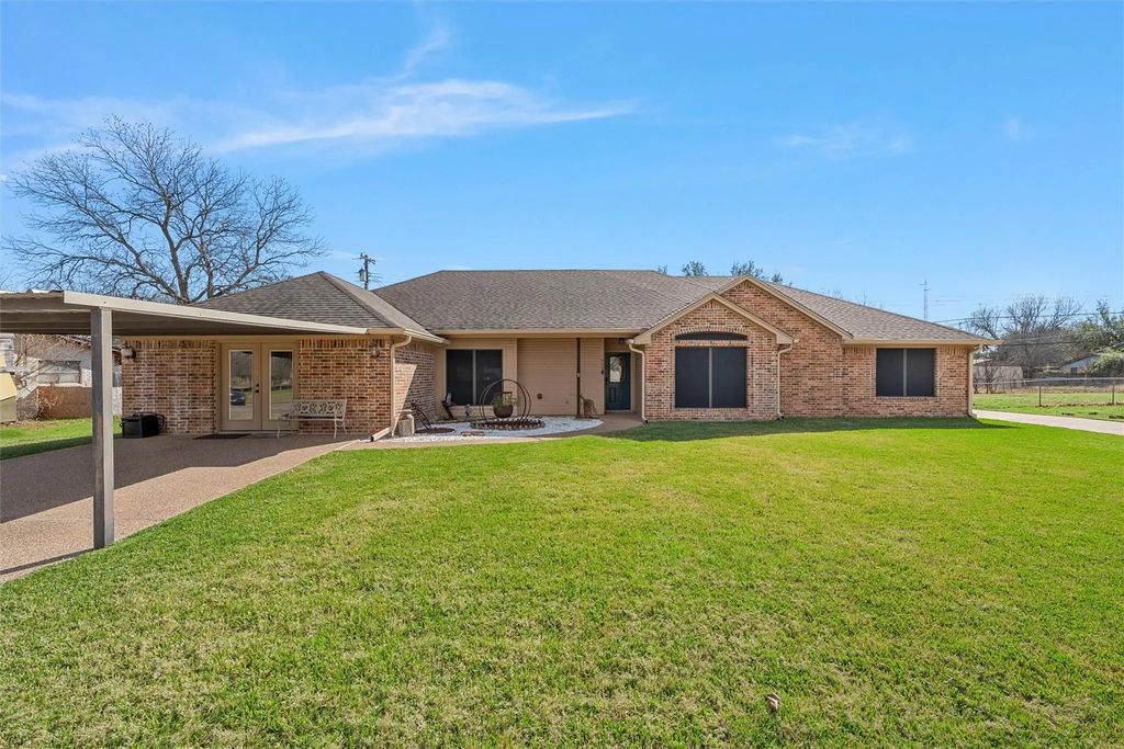 900 W Elizabeth Drive, Robinson