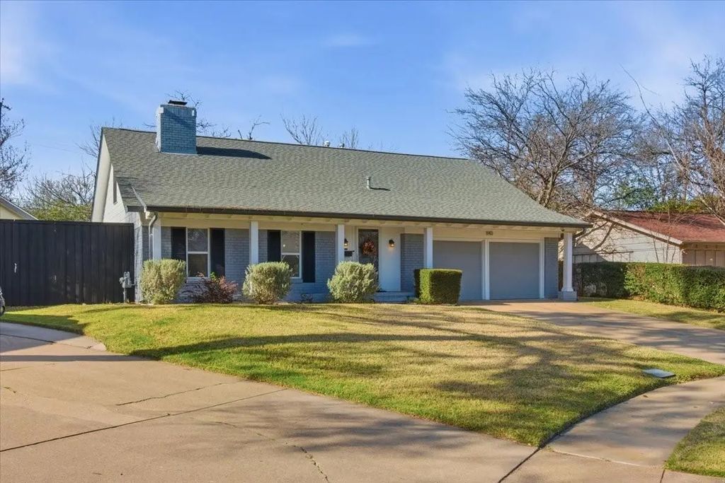 1140 Gloucester Court S, Irving