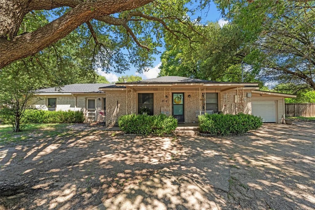 200 Brenda Street, Waco