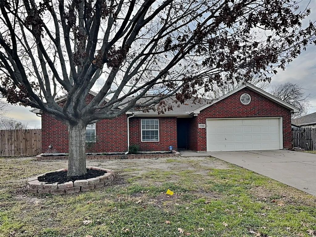 2316 Harvest Glen Court, Fort Worth