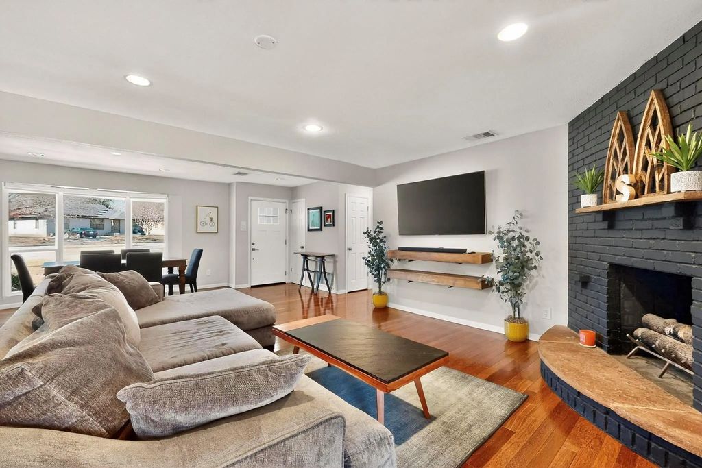 766 S Manus Drive, Dallas