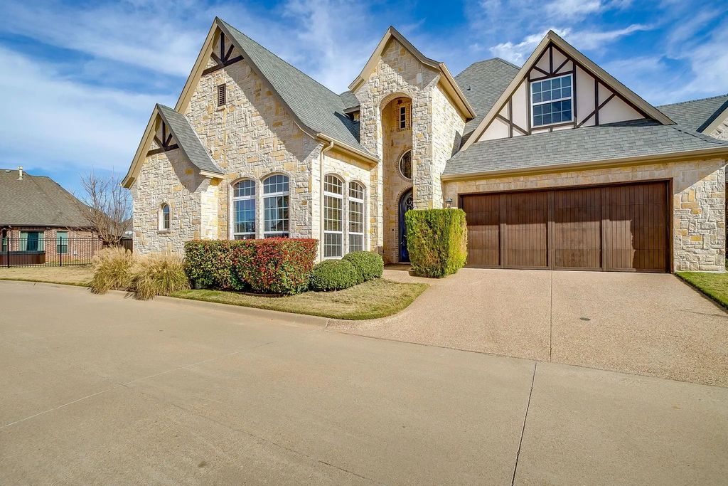 2414 Vineyard Drive, Granbury