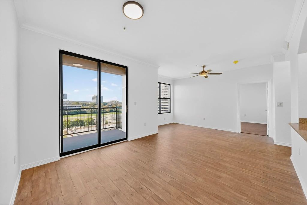 330 Las Colinas Boulevard E 1112, Irving