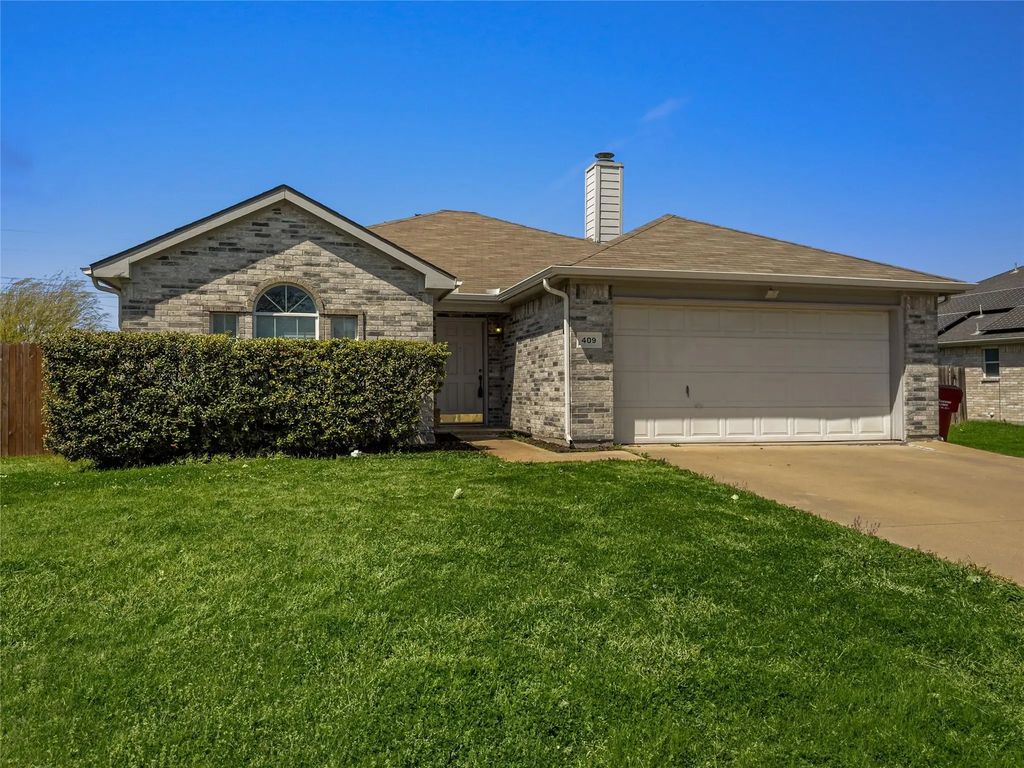 409 Fireside Place, Royse City